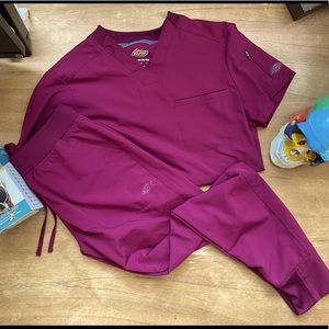 Dickie’s Dynamix Burgundy Scrub Set